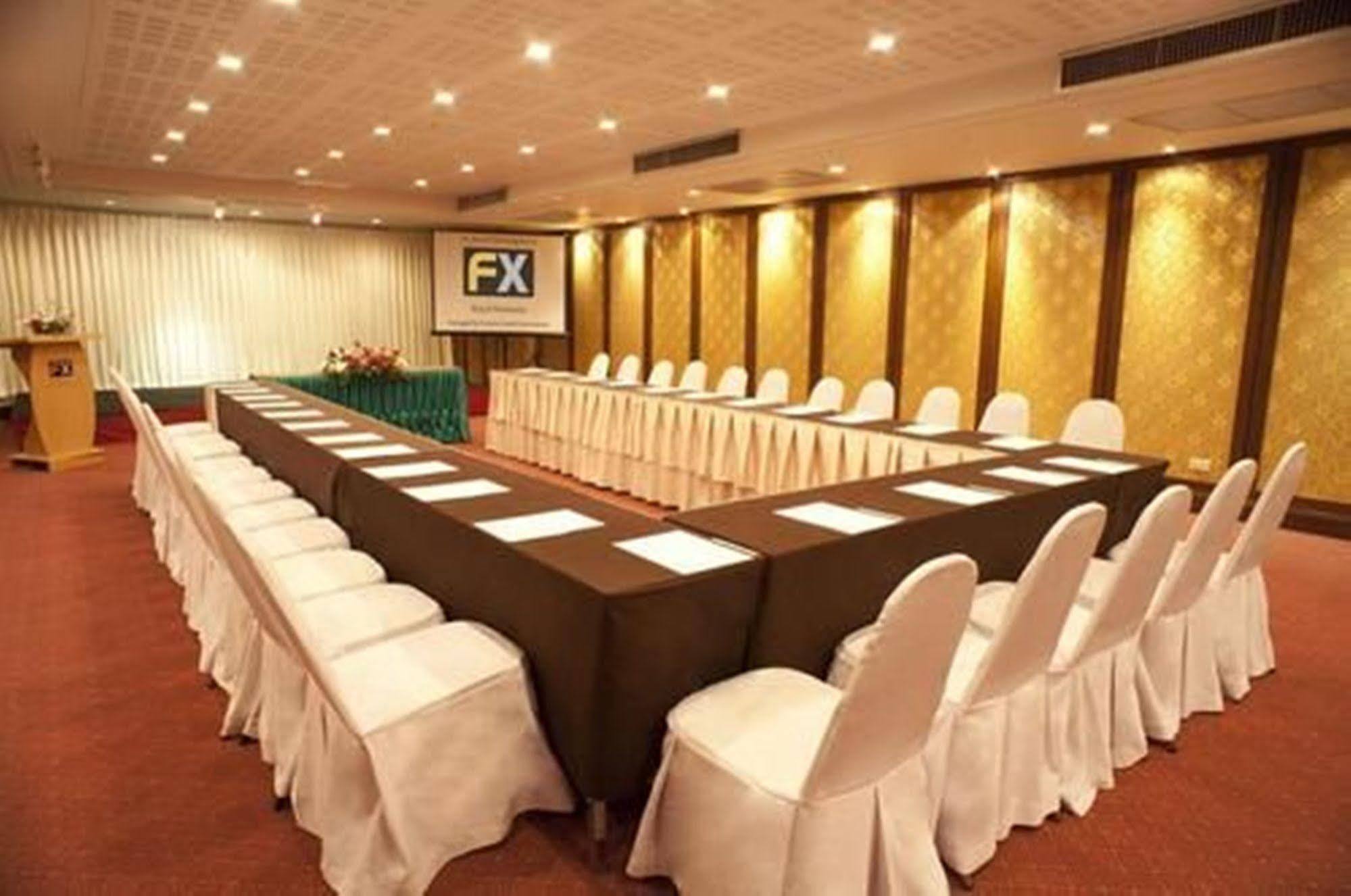 Royal Peninsula Hotel Chiangmai Chiang Mai Exterior photo